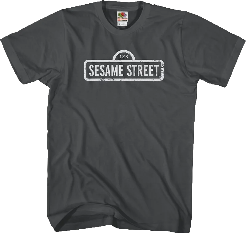 Men's relaxed casual t-shirt-Distressed Sign Sesame Street T-Shirt