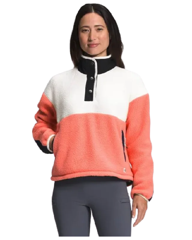 Men's sleep sweatshirt-The North Face Women's Cragmont Fleece 1 / 4 Snap - Coral Sunrise / Gardenia White / TNF Black