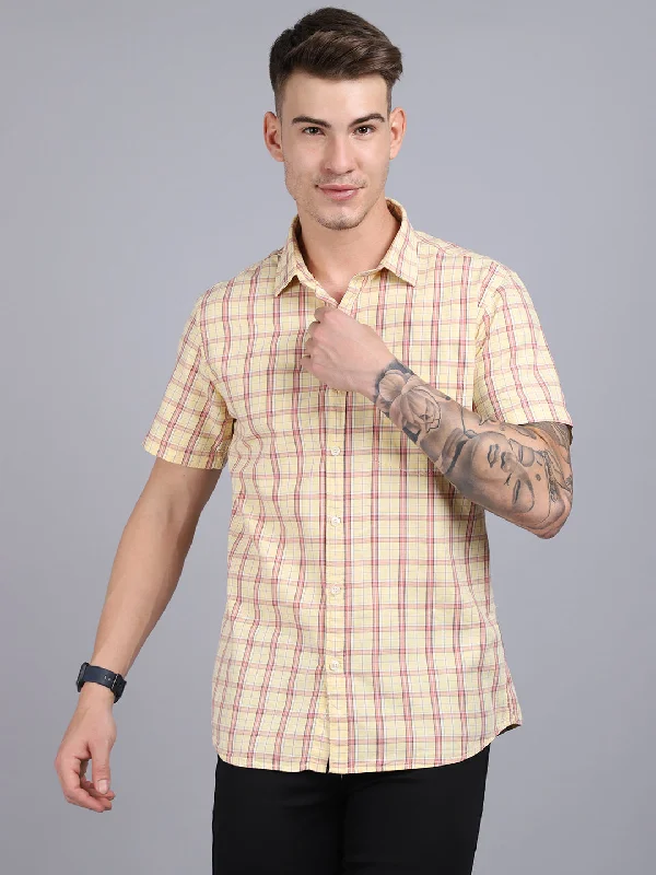 Men's relaxed fit travel wear shirt-Men's Lemon Yellow Casual Medium Checks Half Sleeve Shirt